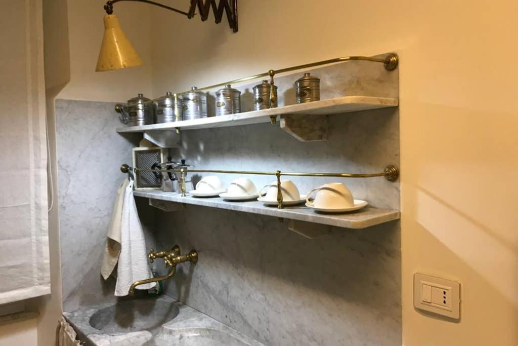 Casa Retro. Historic Center - La Spezia Apartment ภายนอก รูปภาพ