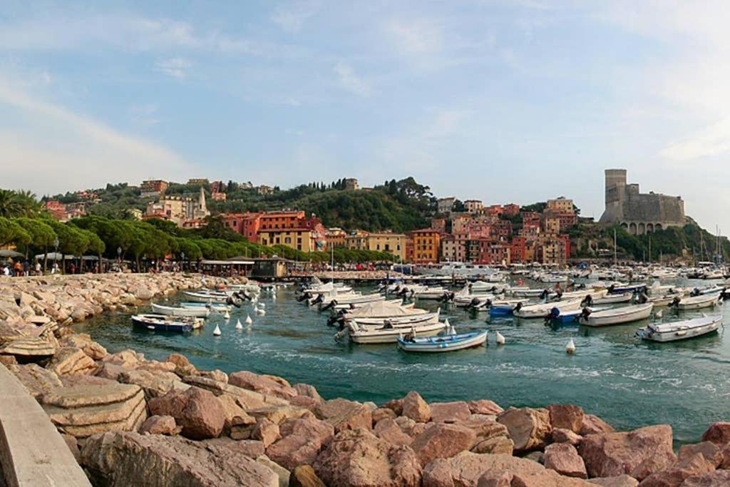 Casa Retro. Historic Center - La Spezia Apartment ภายนอก รูปภาพ